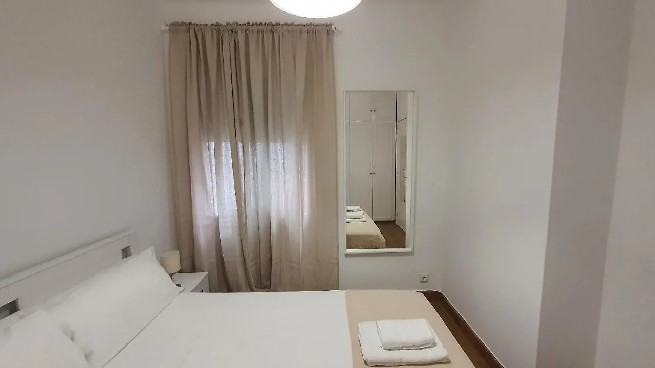 Opening Doors Sagrada Familia Apartment Barcelona