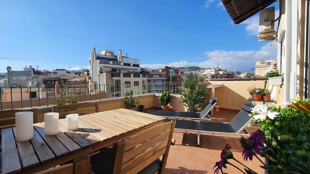 Opening Doors Sagrada Familia Apartment Barcelona